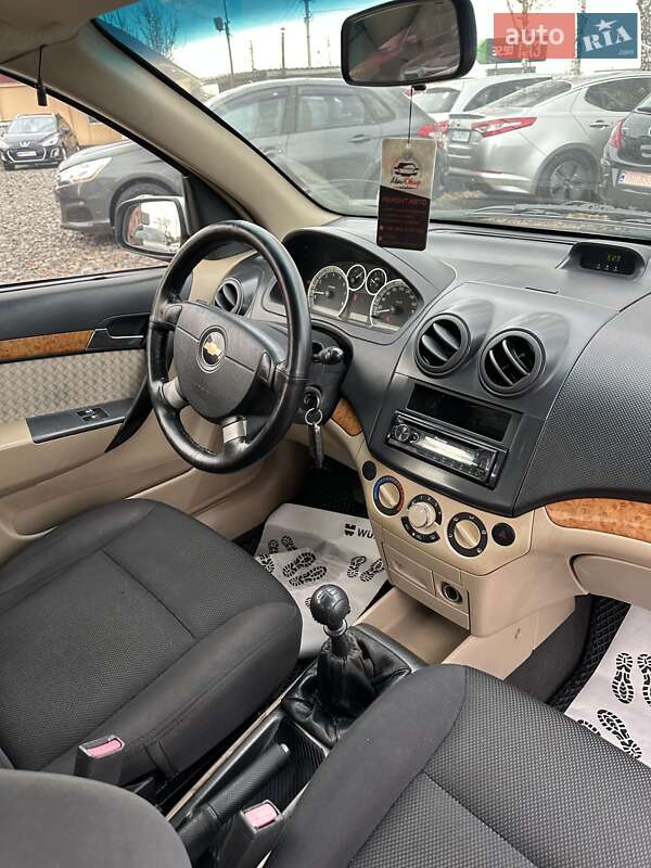 Седан Chevrolet Aveo 2008 в Смеле