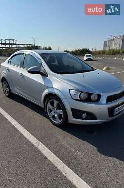 Седан Chevrolet Aveo 2012 в Киеве