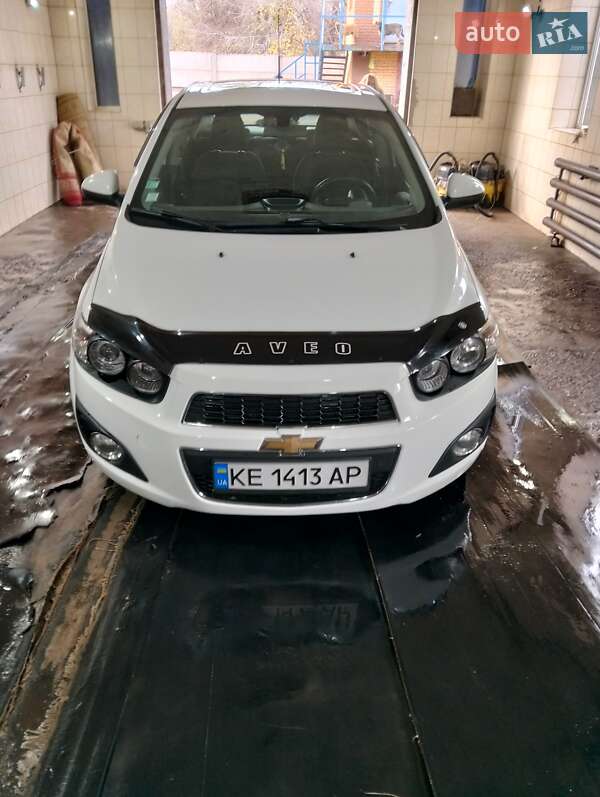 Седан Chevrolet Aveo 2013 в Кривом Роге