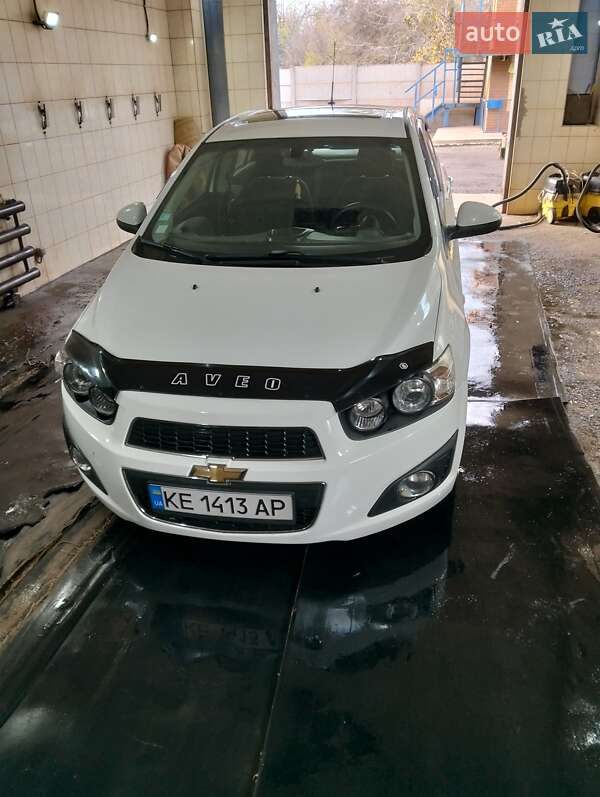 Седан Chevrolet Aveo 2013 в Кривом Роге