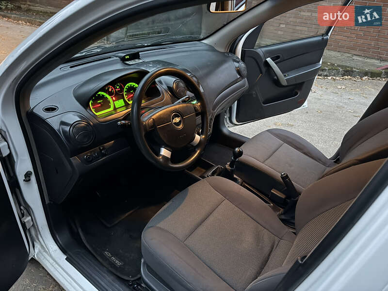 Седан Chevrolet Aveo 2006 в Львове