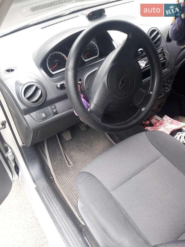 Седан Chevrolet Aveo 2011 в Александрие