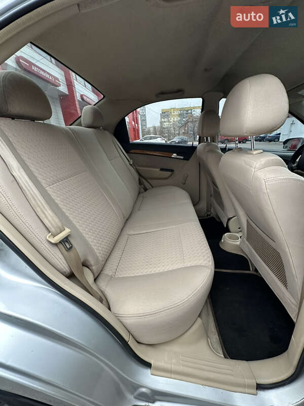 Седан Chevrolet Aveo 2007 в Днепре