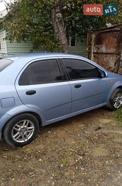 Седан Chevrolet Aveo 2005 в Черновцах