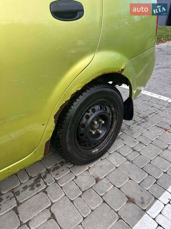 Седан Chevrolet Aveo 2004 в Харькове