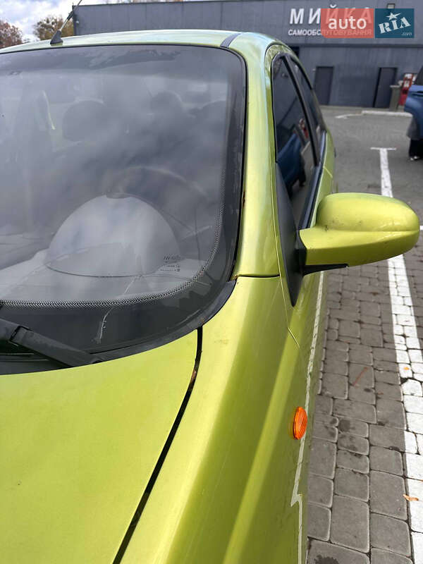 Седан Chevrolet Aveo 2004 в Харькове