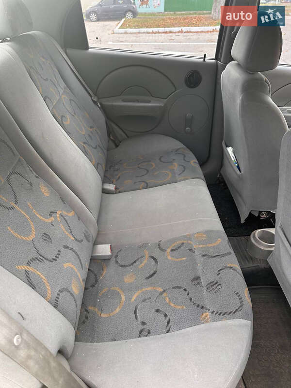 Седан Chevrolet Aveo 2004 в Харькове