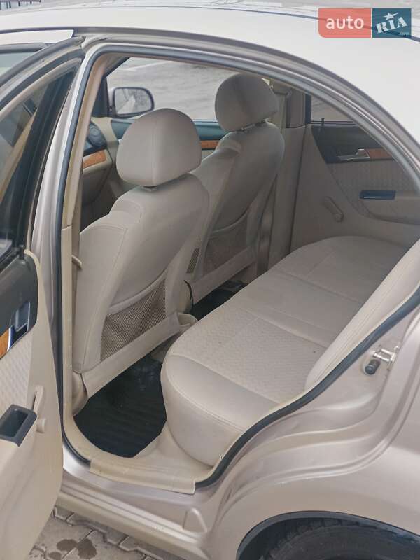 Седан Chevrolet Aveo 2007 в Новому Бузі