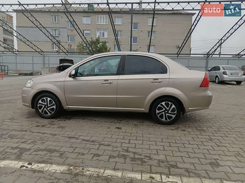 Седан Chevrolet Aveo 2007 в Новому Бузі