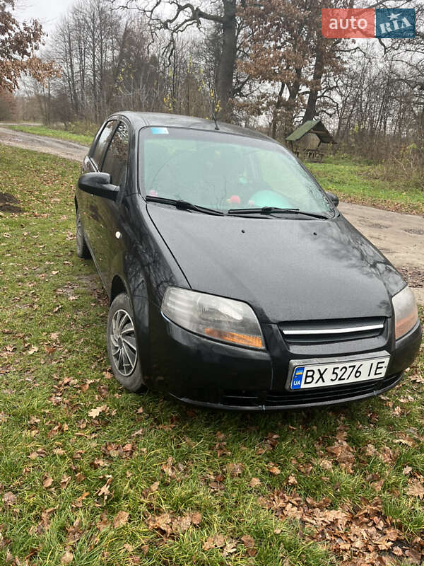 Хэтчбек Chevrolet Aveo 2006 в Полонном