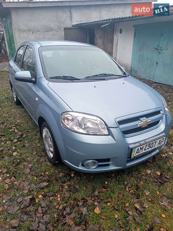 Седан Chevrolet Aveo 2008 в Звягеле