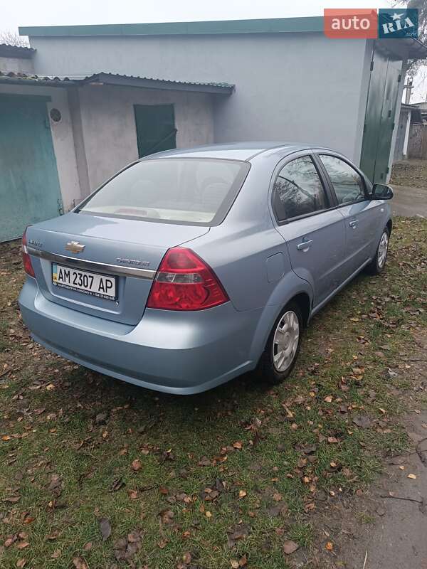 Седан Chevrolet Aveo 2008 в Звягеле