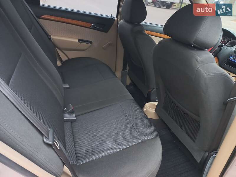 Седан Chevrolet Aveo 2008 в Шостке