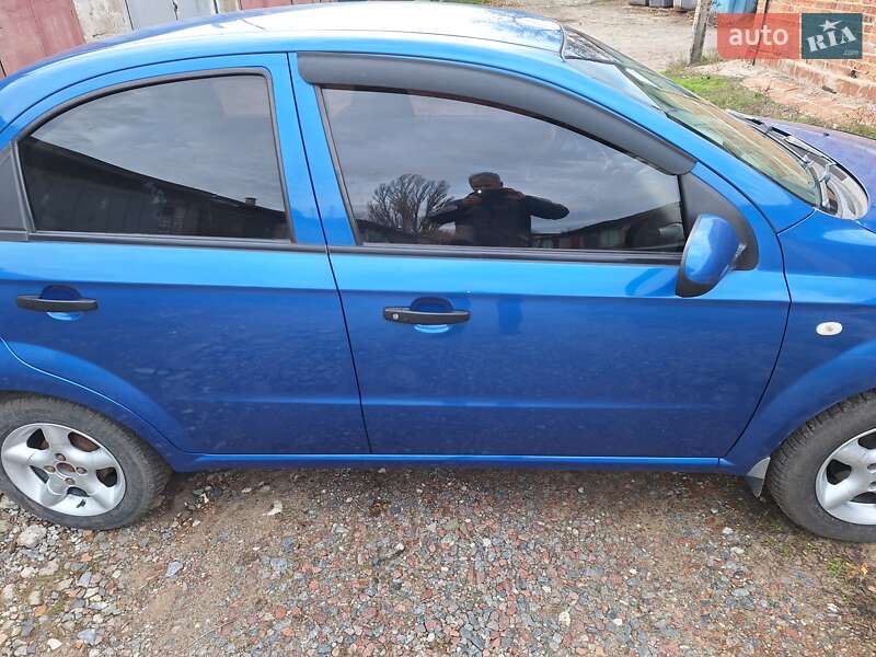 Седан Chevrolet Aveo 2011 в Киеве