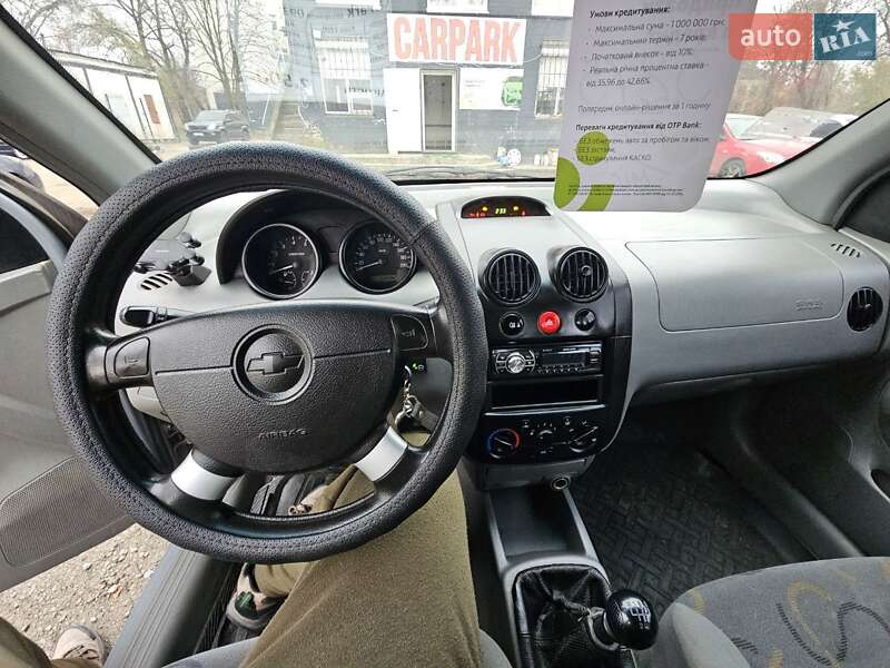 Седан Chevrolet Aveo 2004 в Каменском