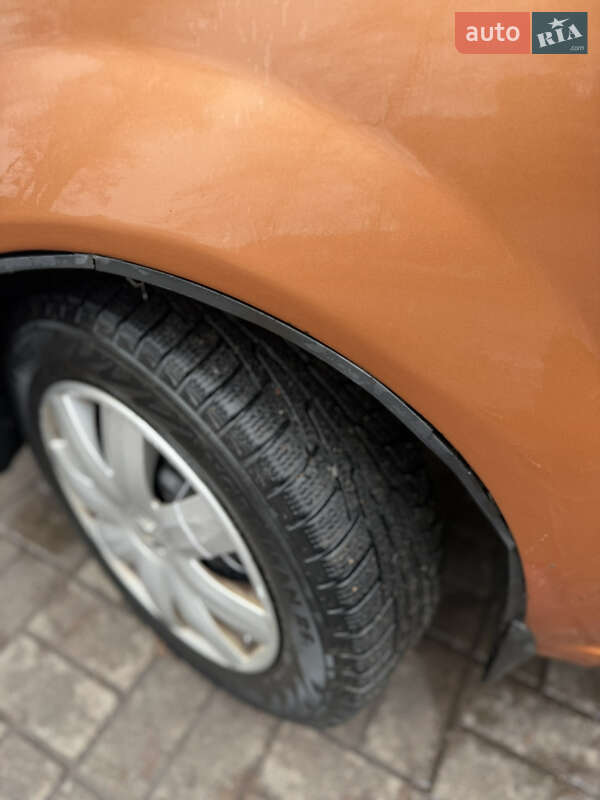 Хэтчбек Chevrolet Aveo 2006 в Прилуках