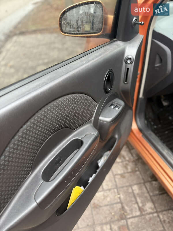 Хэтчбек Chevrolet Aveo 2006 в Прилуках