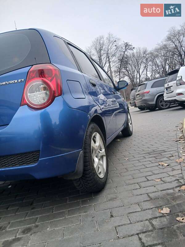 Хетчбек Chevrolet Aveo 2008 в Дніпрі
