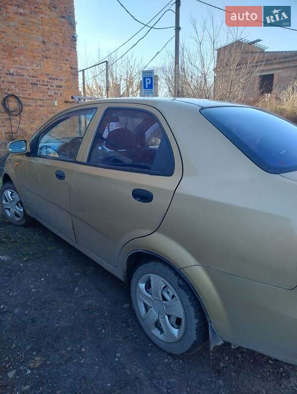 Седан Chevrolet Aveo 2004 в Львове