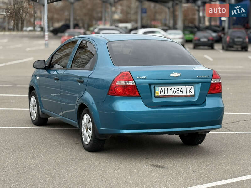 Седан Chevrolet Aveo 2009 в Киеве