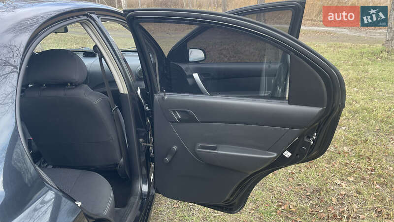 Седан Chevrolet Aveo 2010 в Черкассах