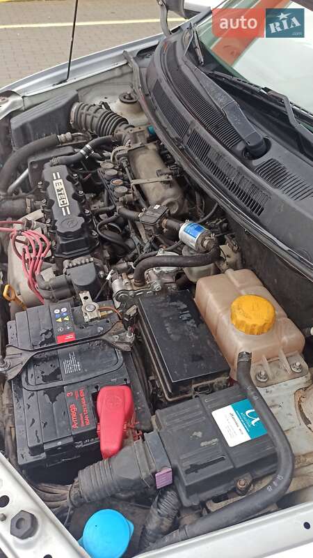 Седан Chevrolet Aveo 2007 в Умани