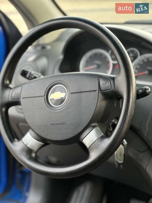 Хэтчбек Chevrolet Aveo 2011 в Павлограде