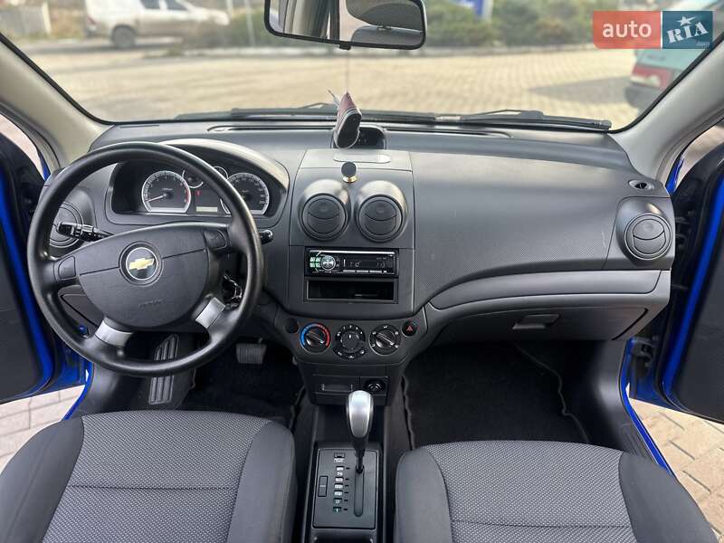 Хэтчбек Chevrolet Aveo 2011 в Павлограде