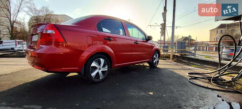 Седан Chevrolet Aveo 2011 в Харькове