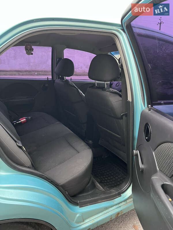 Седан Chevrolet Aveo 2006 в Днепре