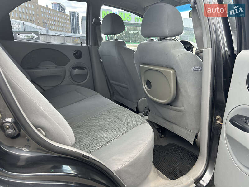 Седан Chevrolet Aveo 2005 в Киеве