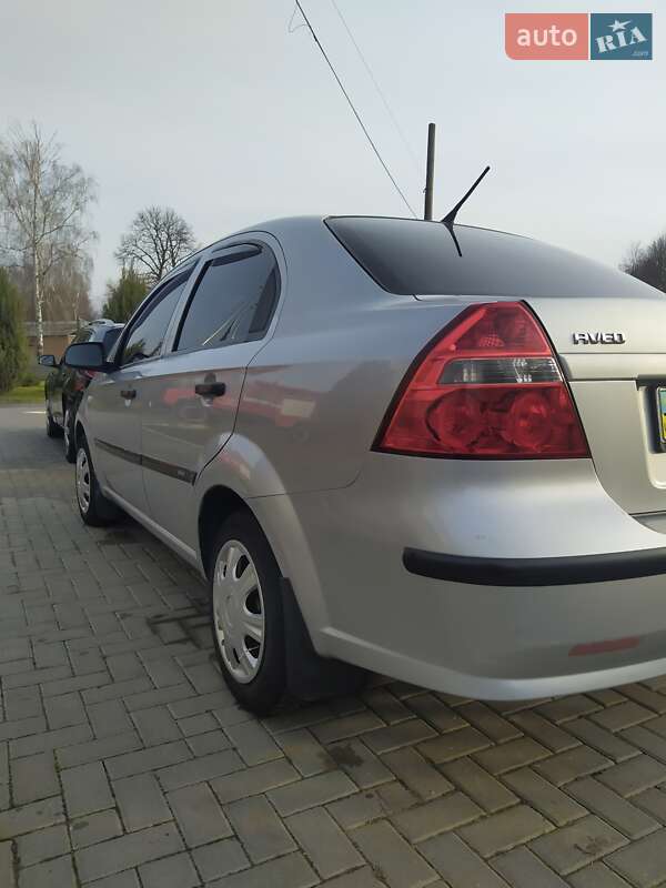 Седан Chevrolet Aveo 2006 в Мерефа