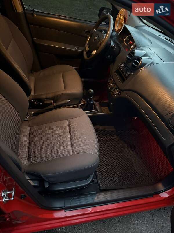 Седан Chevrolet Aveo 2008 в Днепре