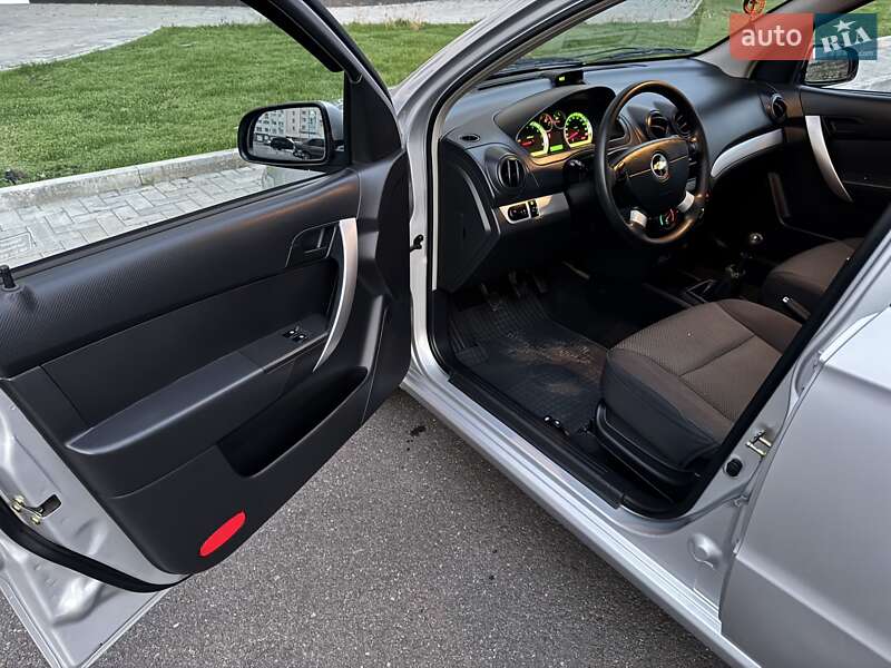 Седан Chevrolet Aveo 2006 в Николаеве