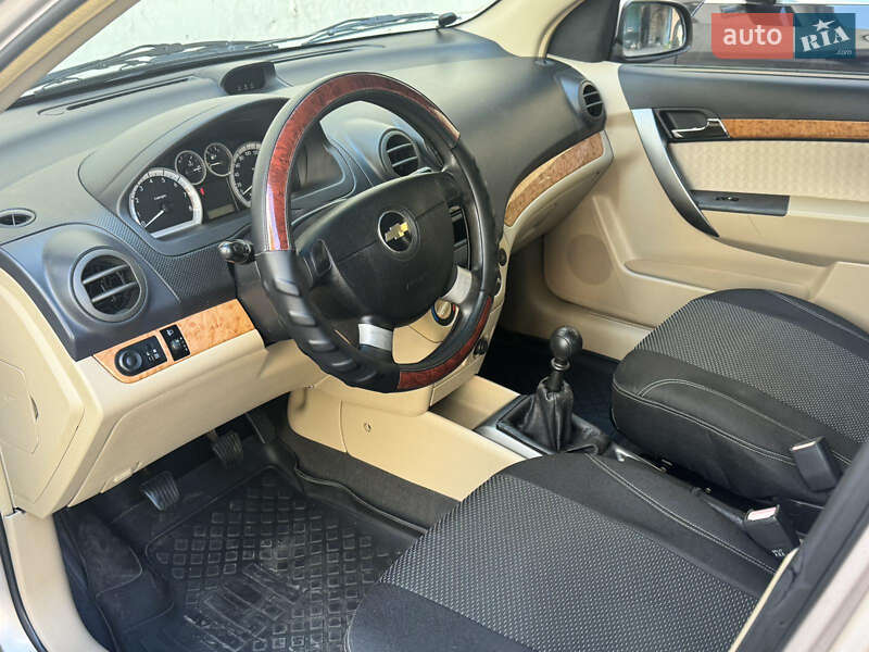 Седан Chevrolet Aveo 2008 в Киеве