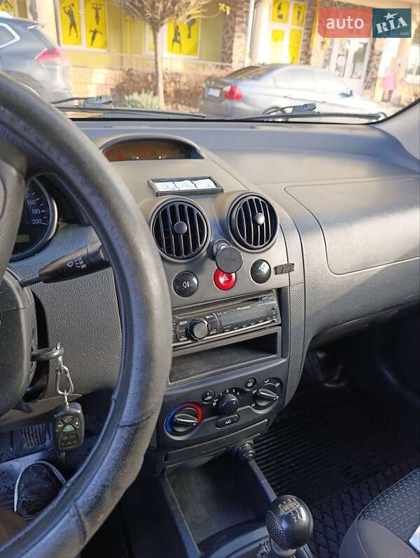 Хэтчбек Chevrolet Aveo 2008 в Киеве