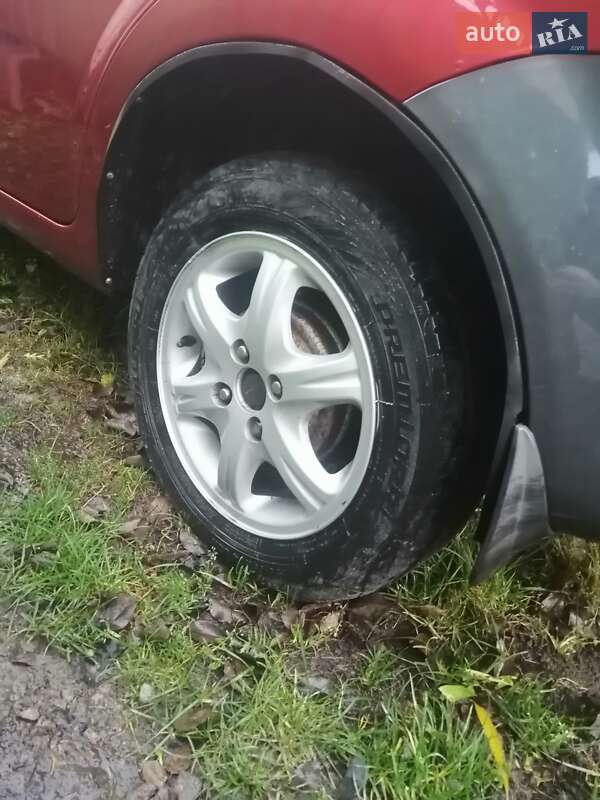 Седан Chevrolet Aveo 2004 в Полтаве