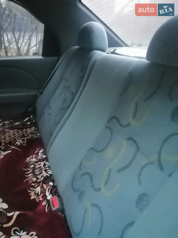 Седан Chevrolet Aveo 2004 в Полтаве