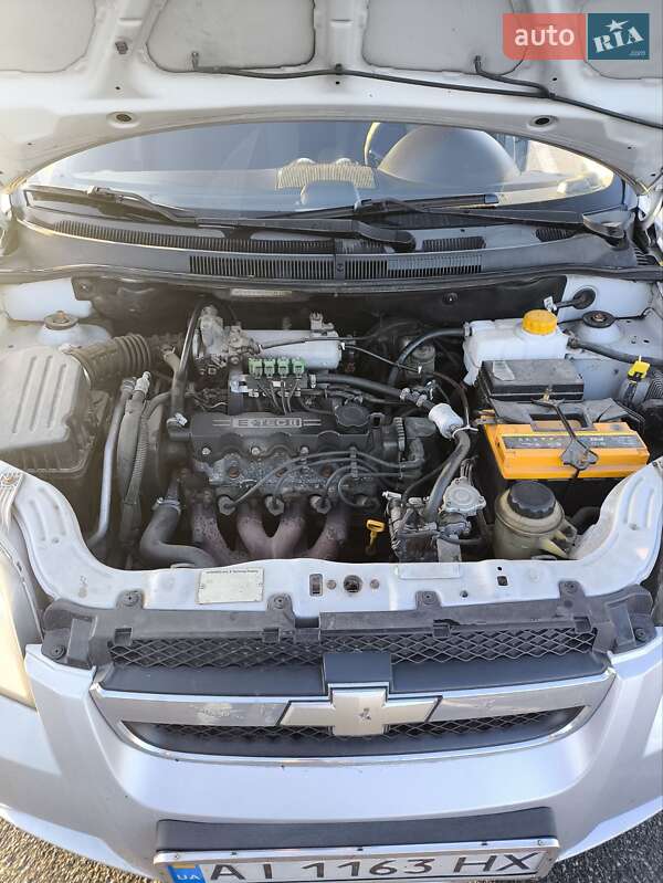 Седан Chevrolet Aveo 2006 в Броварах