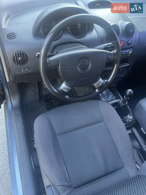 Хэтчбек Chevrolet Aveo 2006 в Макарове