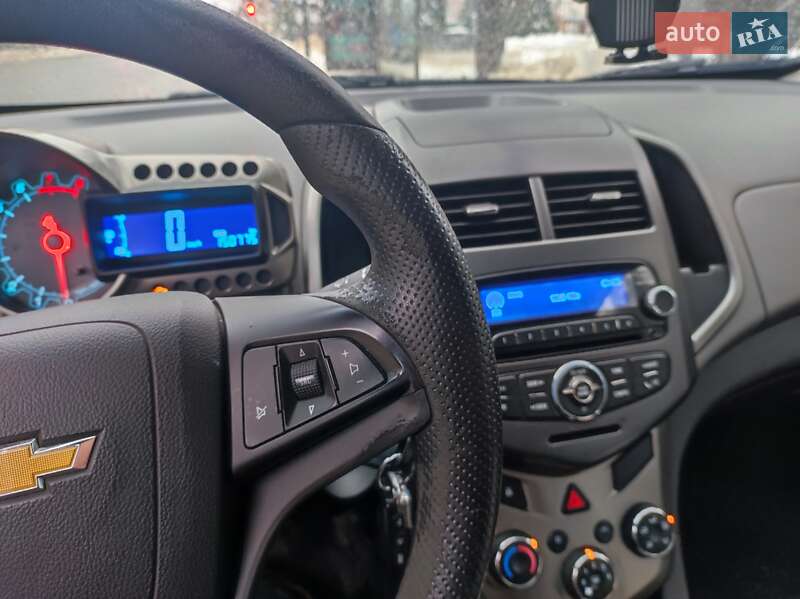 Седан Chevrolet Aveo 2012 в Харькове