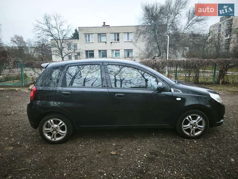 Хэтчбек Chevrolet Aveo 2009 в Запорожье