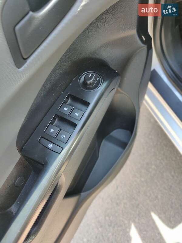 Седан Chevrolet Aveo 2011 в Житомире