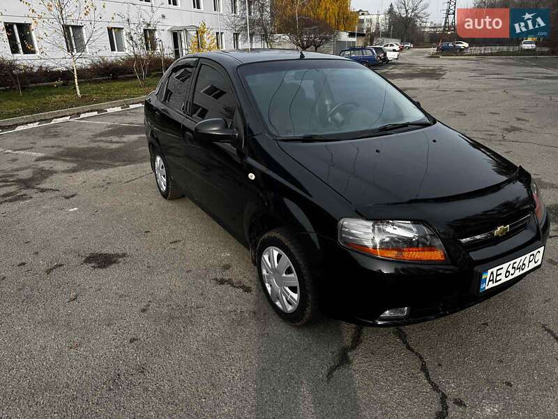 Седан Chevrolet Aveo 2005 в Днепре