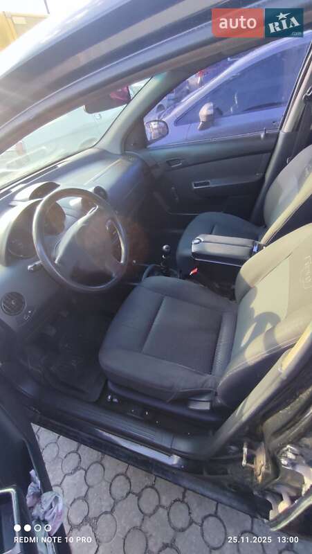 Седан Chevrolet Aveo 2005 в Днепре