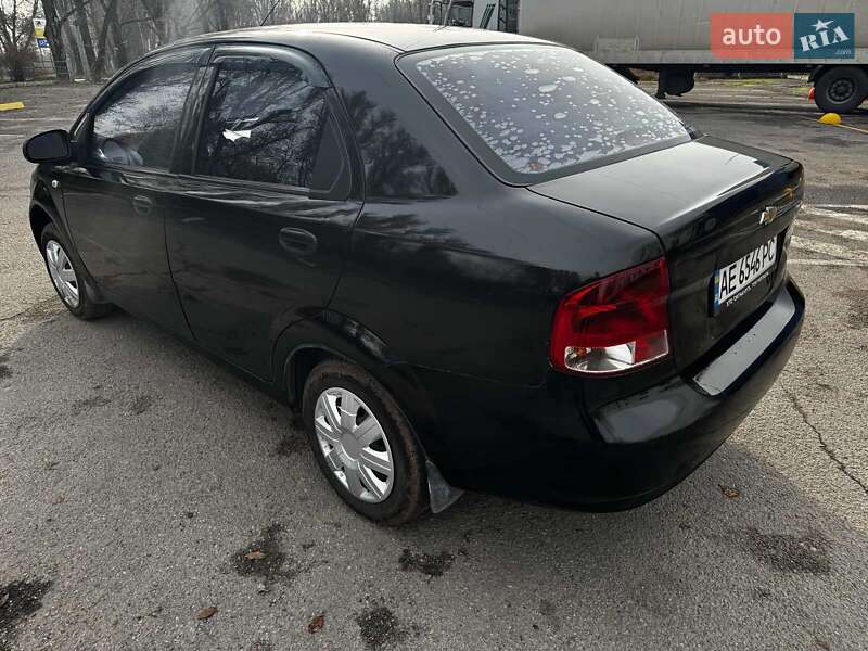 Седан Chevrolet Aveo 2005 в Днепре