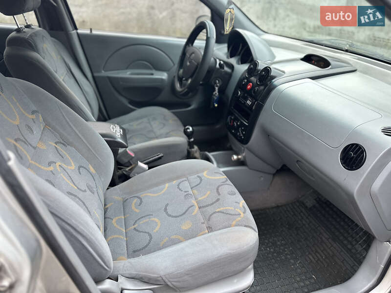 Седан Chevrolet Aveo 2005 в Києві