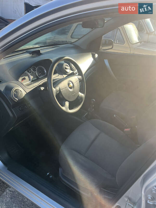 Хэтчбек Chevrolet Aveo 2011 в Новомосковске