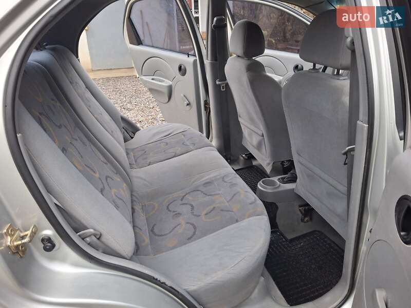 Седан Chevrolet Aveo 2004 в Мурафі