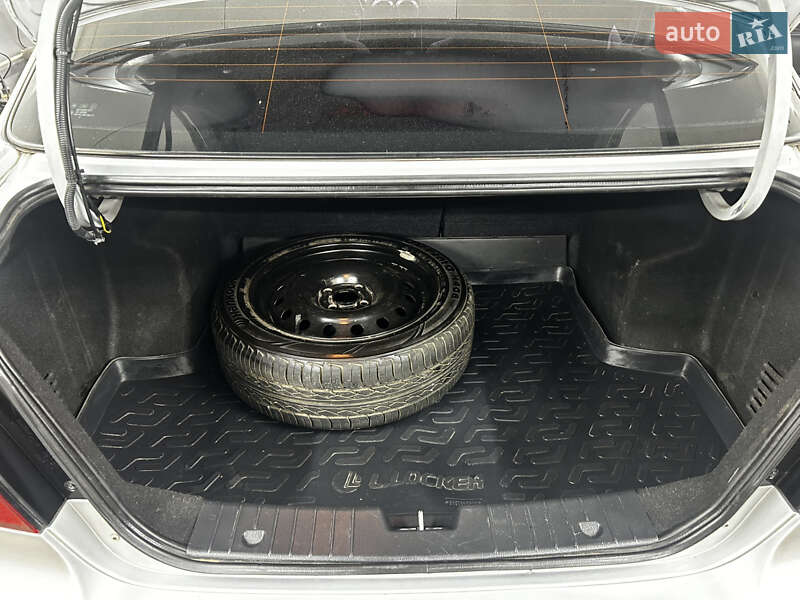 Седан Chevrolet Aveo 2011 в Новомосковську